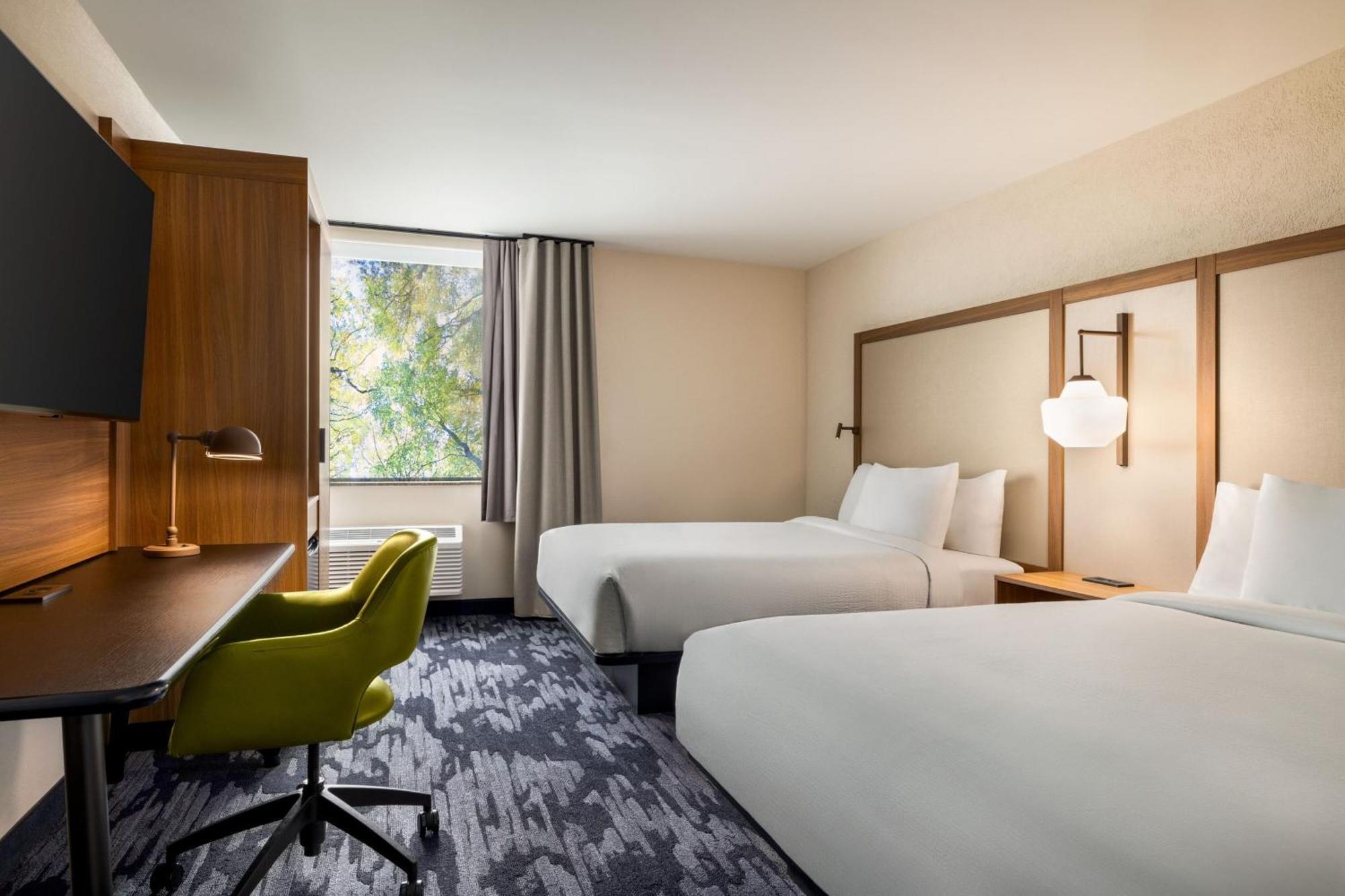 Fairfield By Marriott & South Hotel