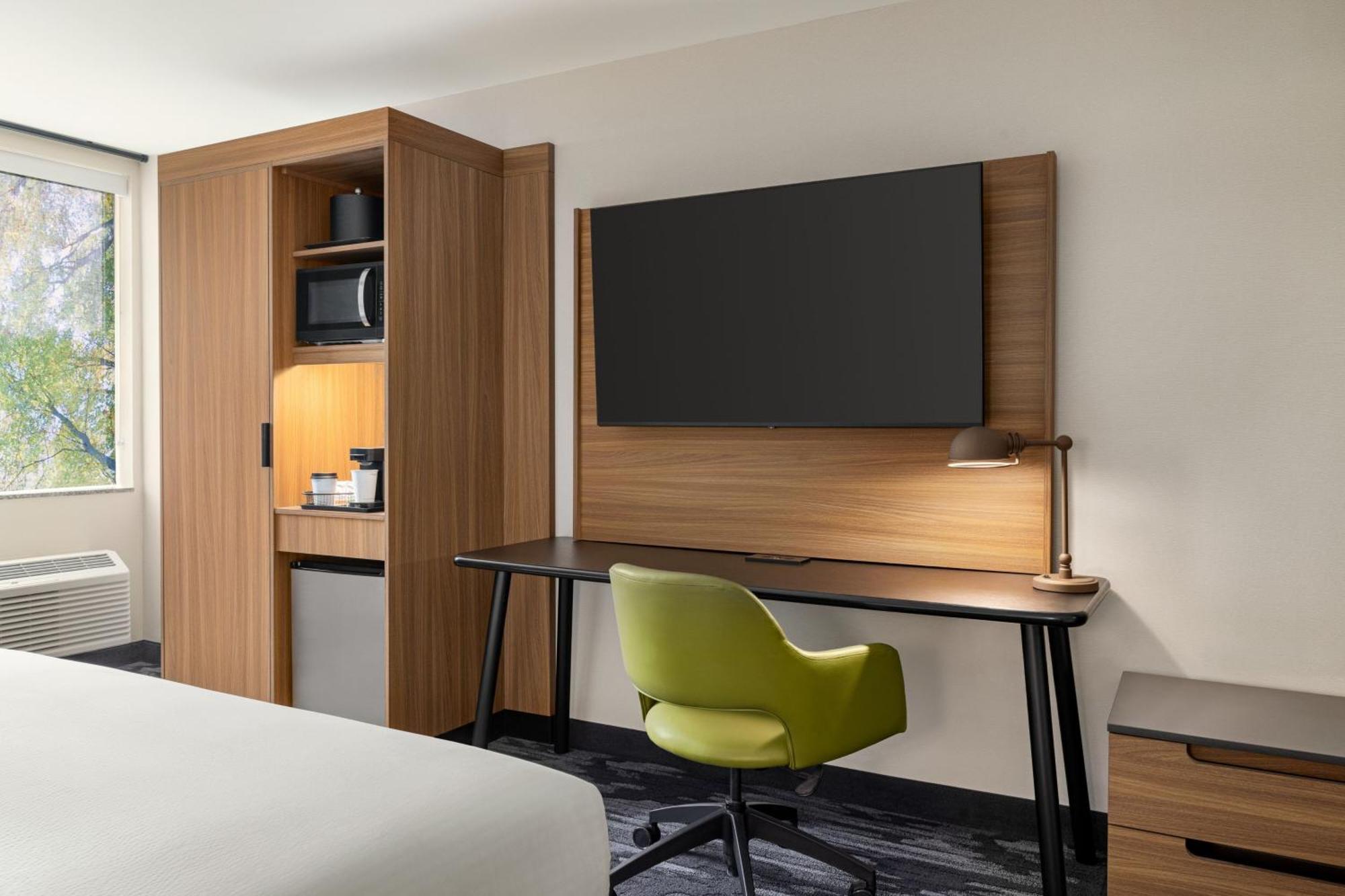 Hotel Fairfield By Marriott & South