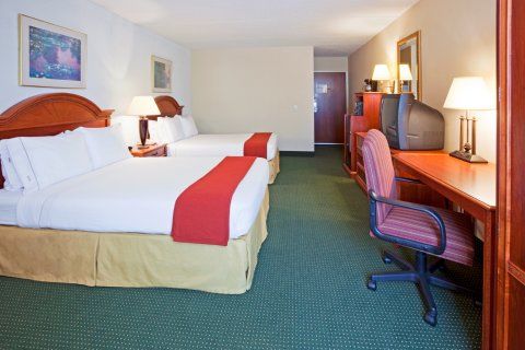 Fairfield By Marriott & South Hotel 3*