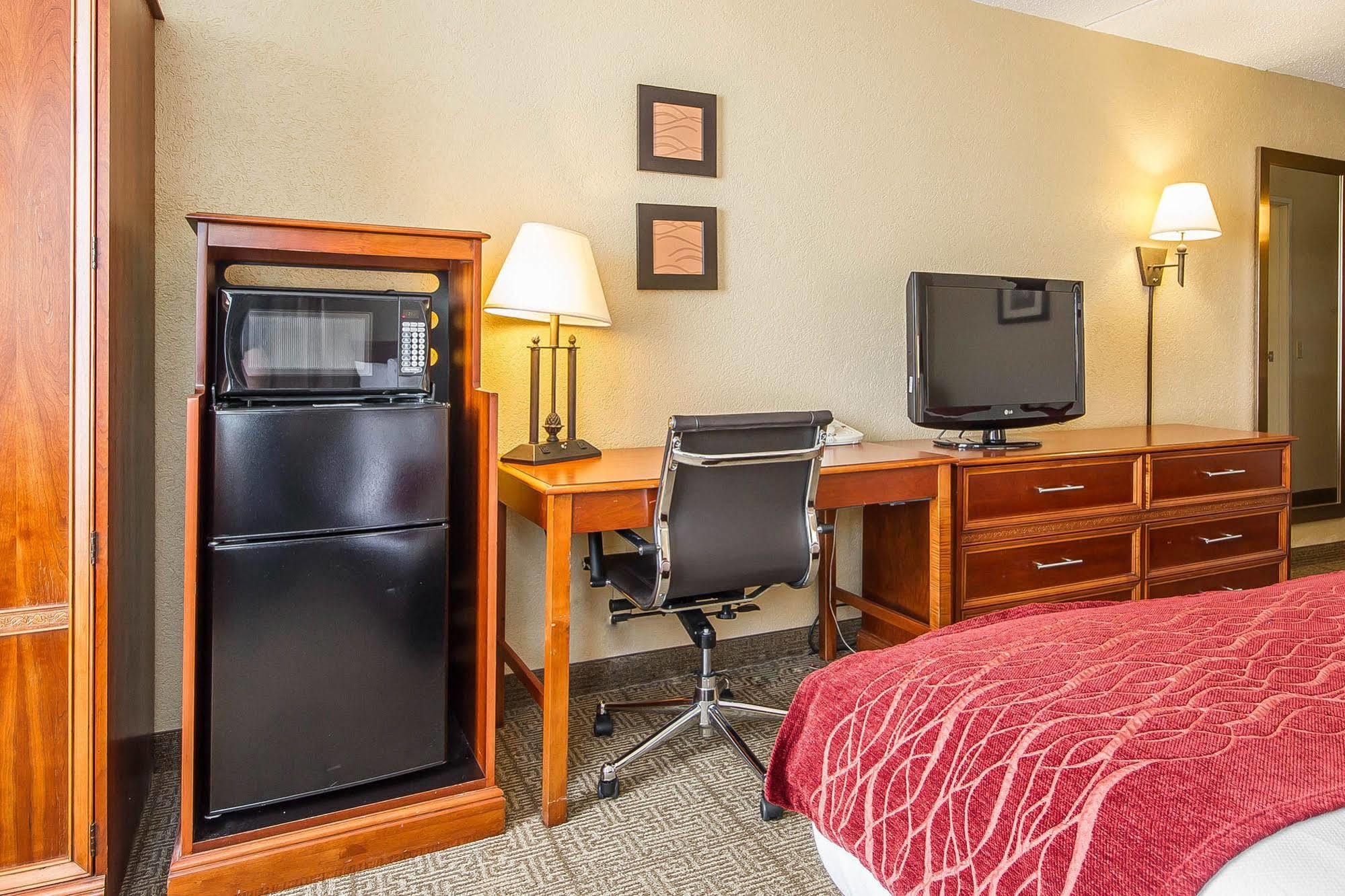 Fairfield By Marriott & South Hotel 3*