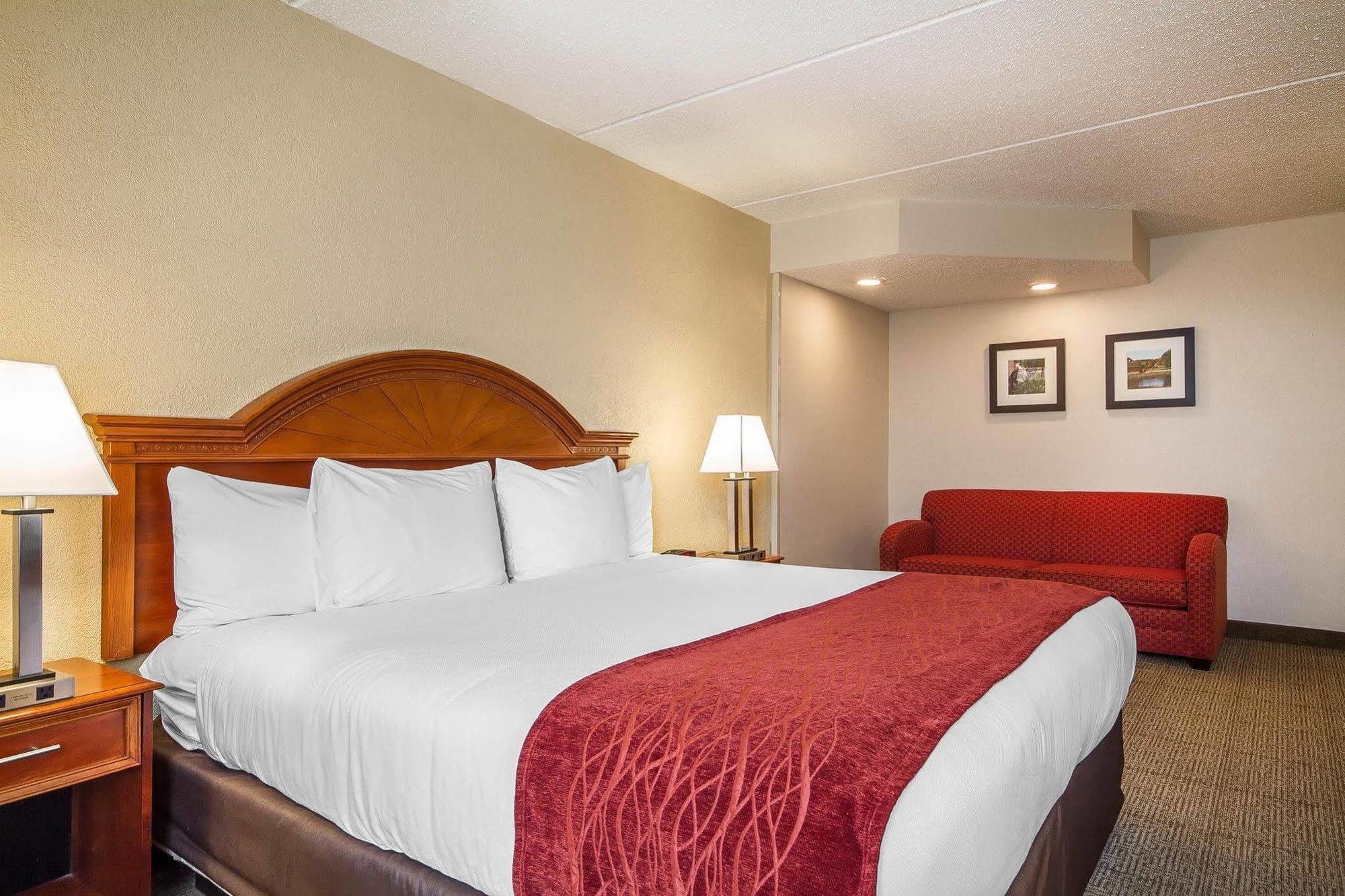 Hotel Fairfield By Marriott & South