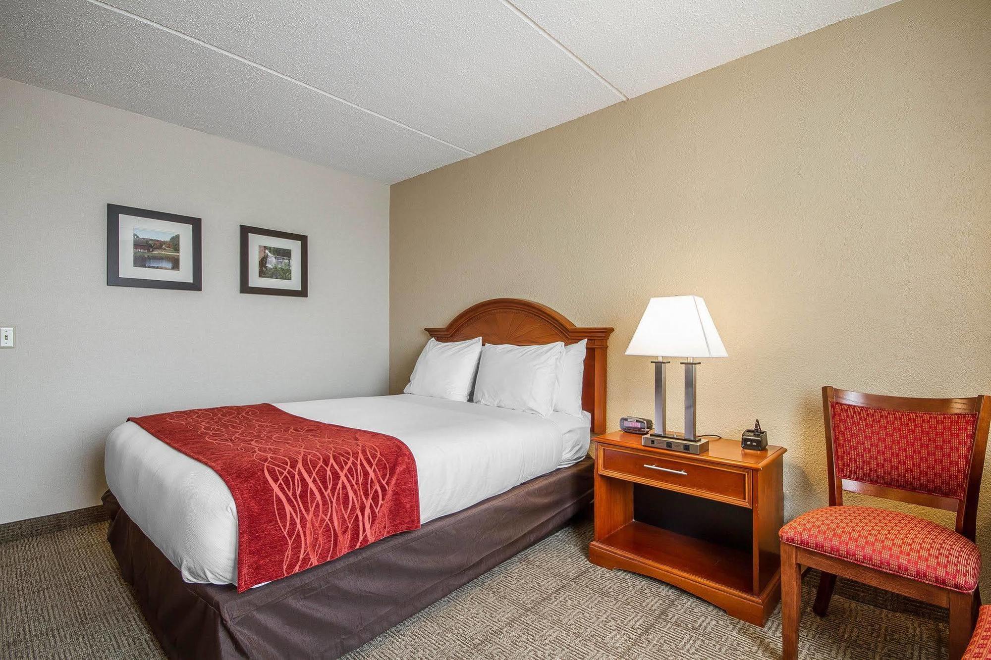 Fairfield By Marriott & South Hotel Madison